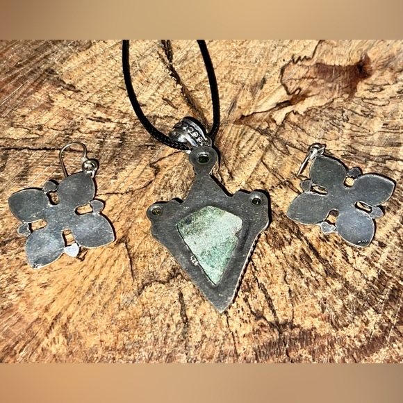 Ruby Fuchsite Pendant & Earrings Set - Picture 3 of 6